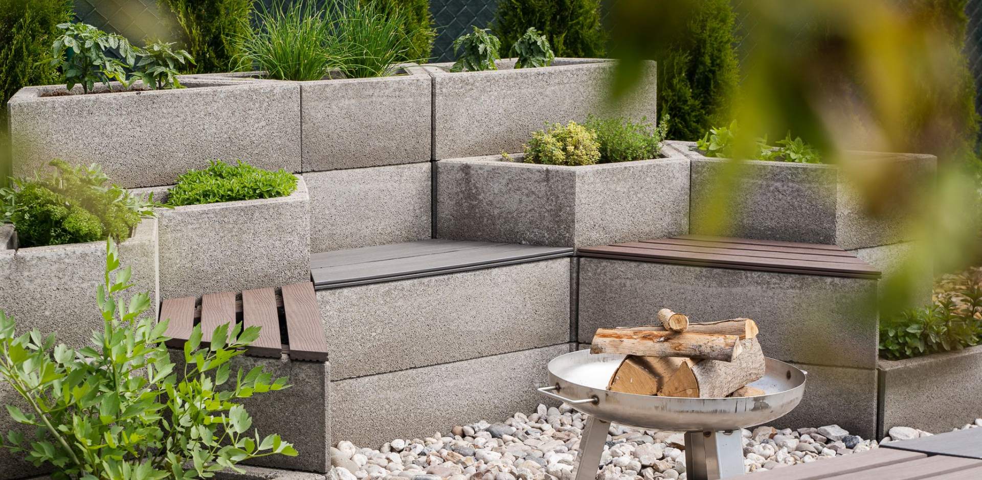 JARO PLNÉ SLEV na nejoblíbenější zahradní prvky a dlažby